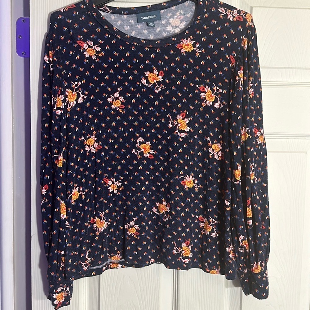 Mod Cloth Navy Top with Orange and White Floral Pattern Size XL